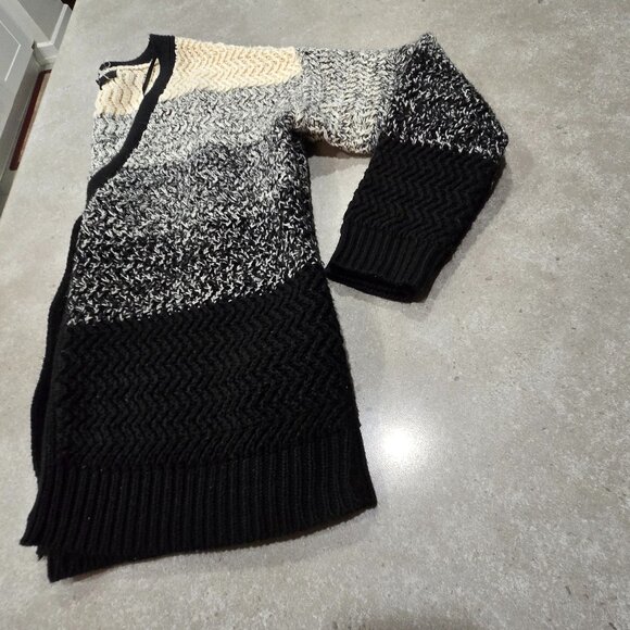 FOREVER 21 Women's Black Grey Cream Button-Down V-Neck Cardigan - Medium - Picture 9 of 15